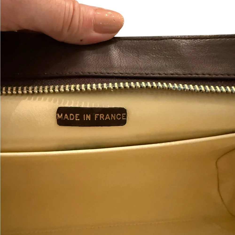 100% Authenric Chanel purse clutch in soft lambskin leather perfect condition - Picture 7 of 10